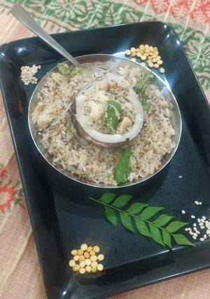 A picture of Dessicated coconut rice.