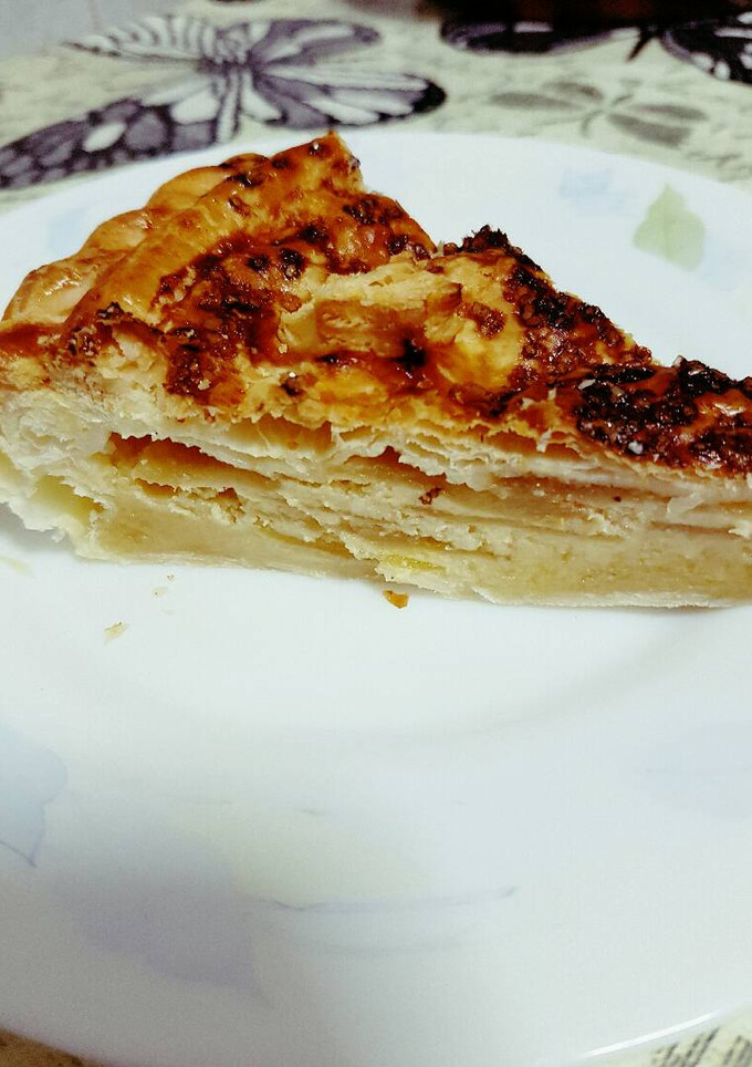 Una foto de Tarta de manzana y crema de almendras
