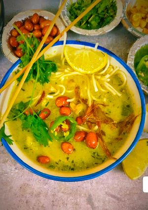 વેજ બર્મિશ ખાઉસ્વે (Veg Burmese Khow Suey Recipe In Gujarati) રેસીપી મુખ્ય ફોટો