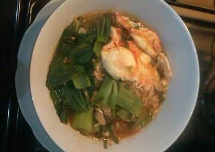 Cara Gampang Menyiapkan Mie sayur pokcoy yang Lezat Sekali