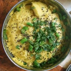 A picture of Nylon khaman.