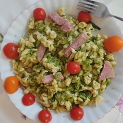 A picture of Broccoli Pesto pasta.