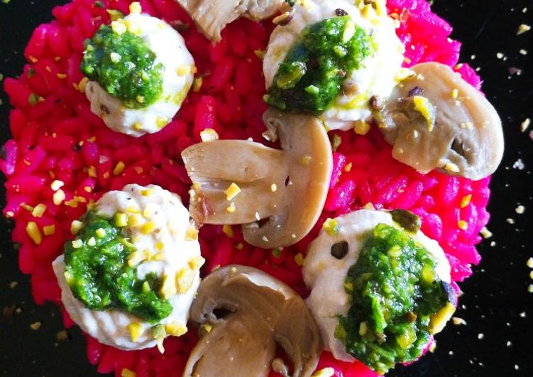 RISO ROSSO ALL' ACQUA DI BARBABIETOLA, CREMA DI FUNGHI E PESTO