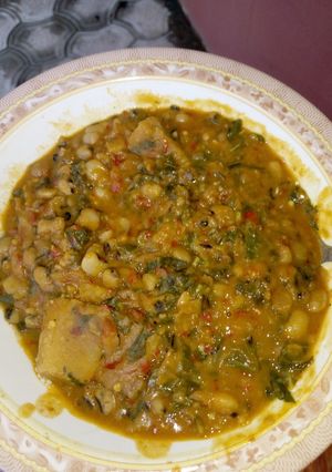 A picture of Yam &beans porridge.