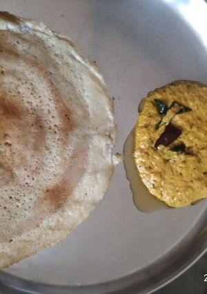A picture of Tomato and onion chutney.