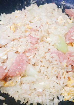 รูปของ ข้าวกล้องผัดแหนม