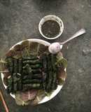 Thịt heo nướng lá lốt cuốn kèm lá mơ lông