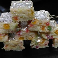 A picture of Leftover Rice Barfi.