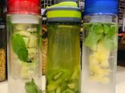 Gambar infused water kiwi