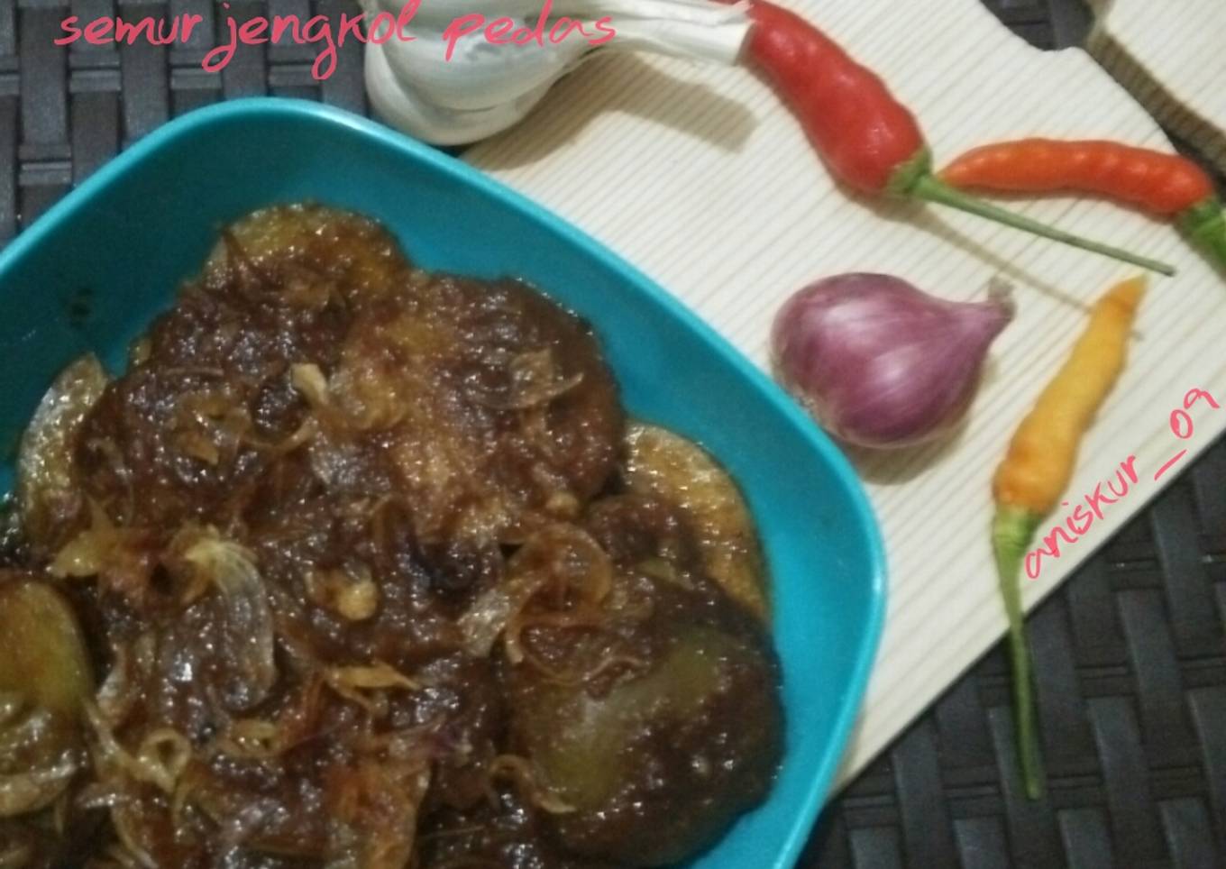 Semur jengkol pedas