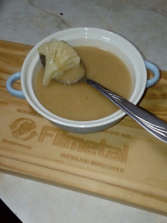 Una foto de SOPA de COLIFLOR