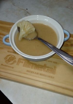 Una foto de SOPA de COLIFLOR