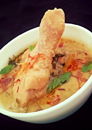 A picture of Chicken Rezala.
