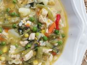 Una foto de pasta pollo primavera