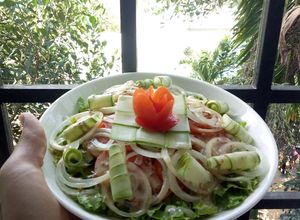 Hình của món Salad sốt mè.