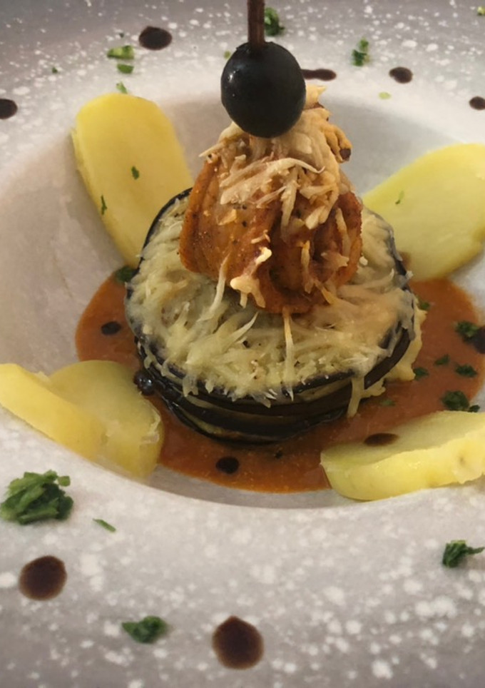 Una foto de Milhojas filete y berenjena