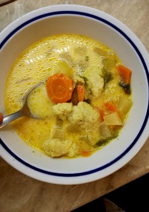 Tejszínes karalábéleves recept fotója