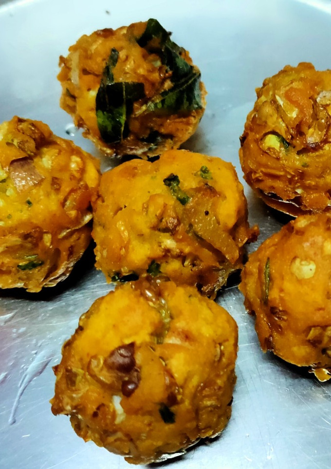 முட்டைக்கோஸ் பால்ஸ் செய்முறை முக்கிய புகைப்படம்