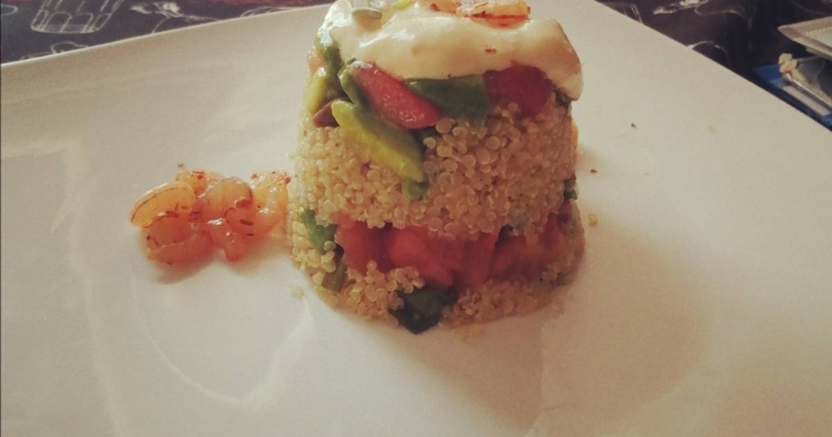 Timbal de quinoa, palta, tomate y camarones al merkén Receta de Soraya