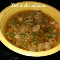 A picture of Makhana matar malai curry.