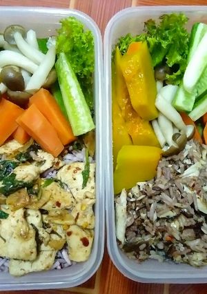 รูปของ กะเพราไก่/ข้าวผัดปลาทู
