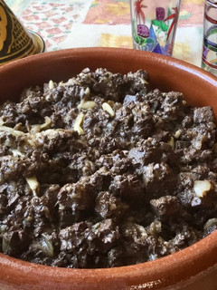 Una foto de Sangre frita con cebolla