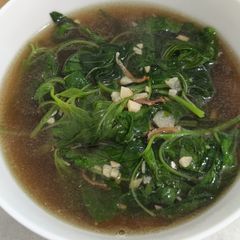 A picture of Double spinach soup.