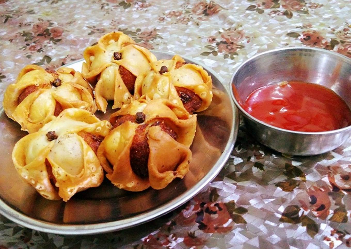 Deep fried Aloo flower