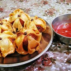 A picture of Deep fried Aloo flower.