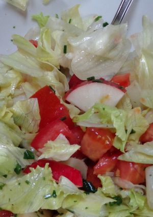 Una foto de Ensalada mixta muy sencilla