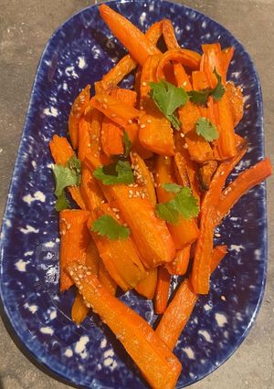 Une photo de Carottes rôties à la coriandre et au sésame