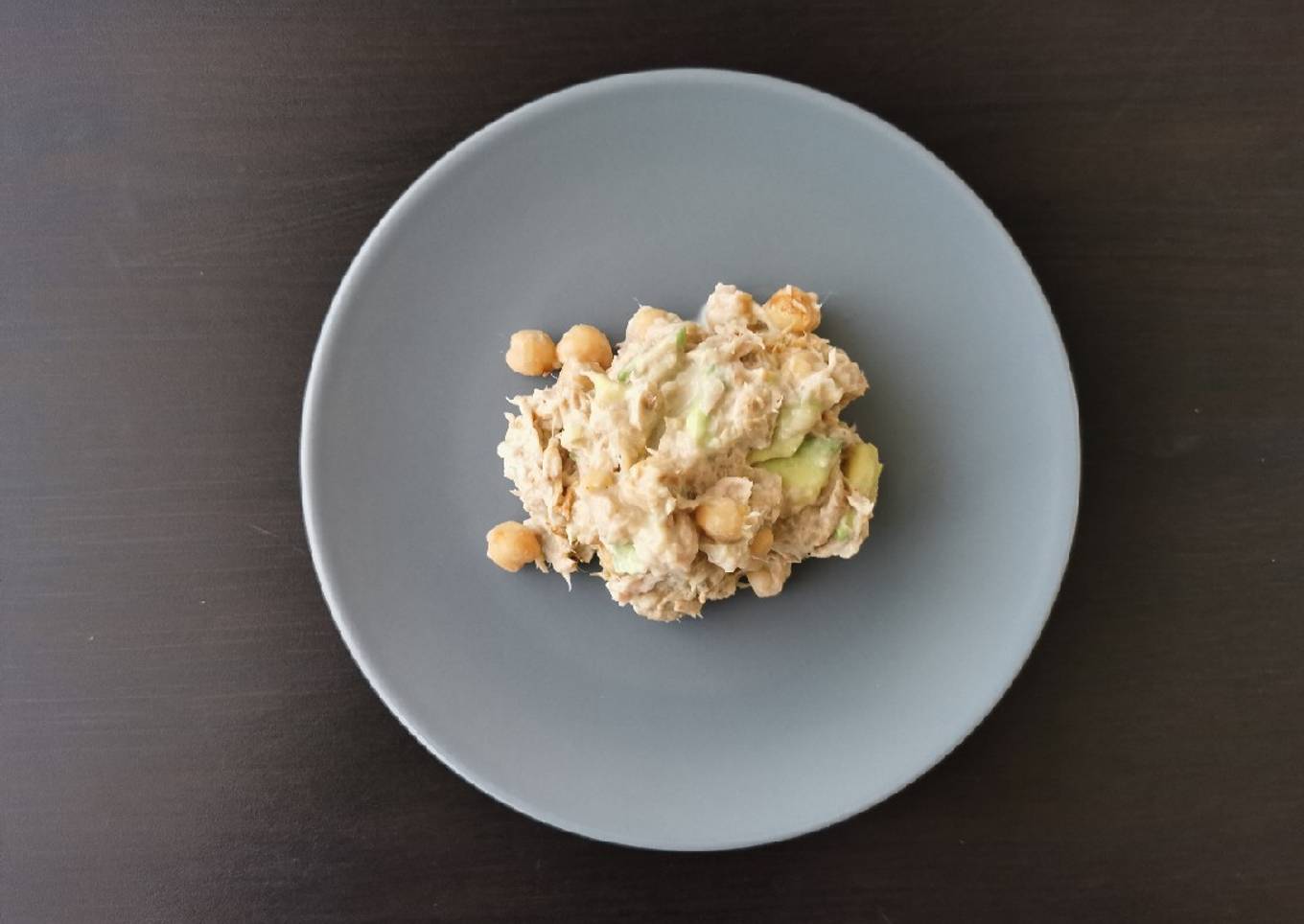 Entrée rapide : thon, avocat et pois chiche