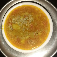 A picture of Bottle-gourd curry.