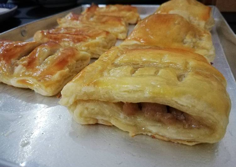 Puff Pastry Chicken Roll