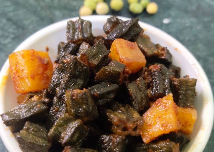 Recipe of Homemade Crispy Aloo Bhindi