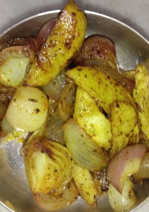 A picture of Potato onion Sabzi.