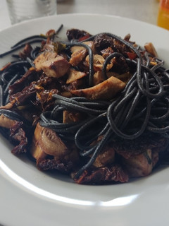 Una foto de Pasta negra (cutre pero sabrosa)