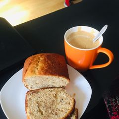 A picture of Simple cake 🎂.