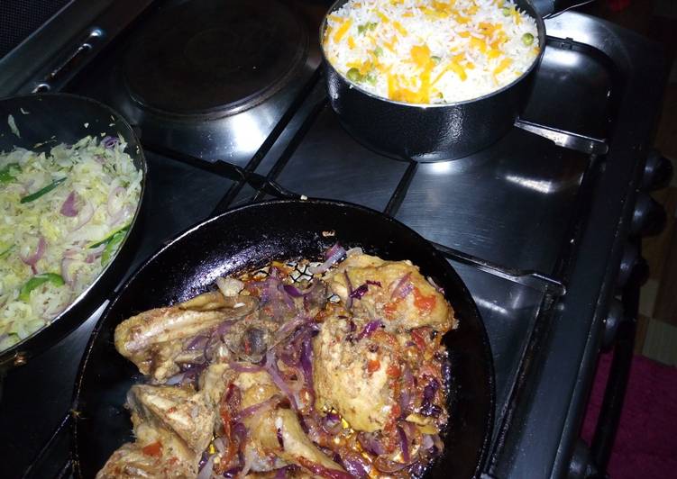 Chicken, boiled rice and steamed cabbage