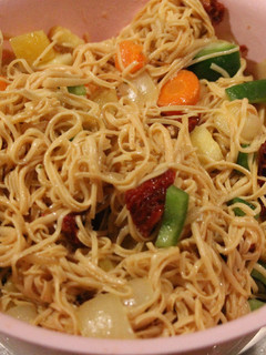 Una foto de Ensalada de pasta de soja y co