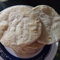 A picture of Mini pizza base without yeast.
