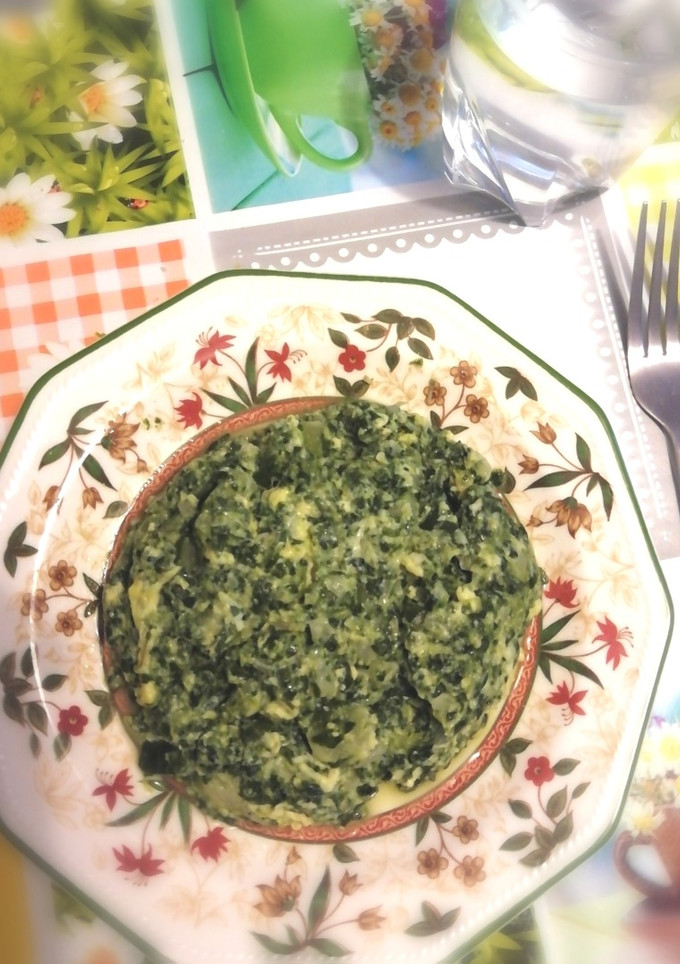Una foto de Revuelto de espinacas y huevo