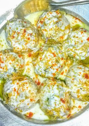 A picture of Dahi puri.