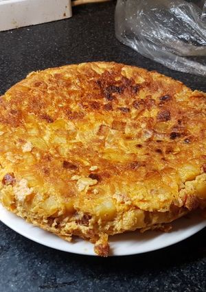 Foto principal de Tortilla de patatas con chorizo y atún