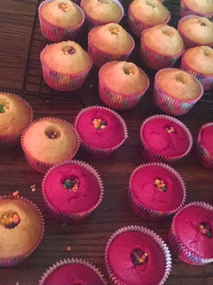 A picture of Pinata Cupcakes.