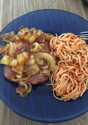 Una foto de Chuletas ahumadas a la Hawaiana!!