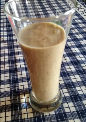 Una foto de Batido de duraznos, avena y semillas