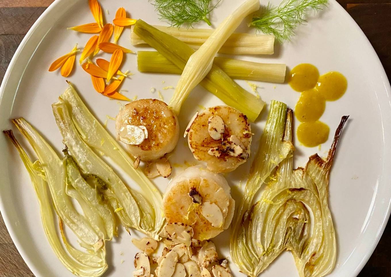 Pétoncles, fenouil et poireaux sauce curry