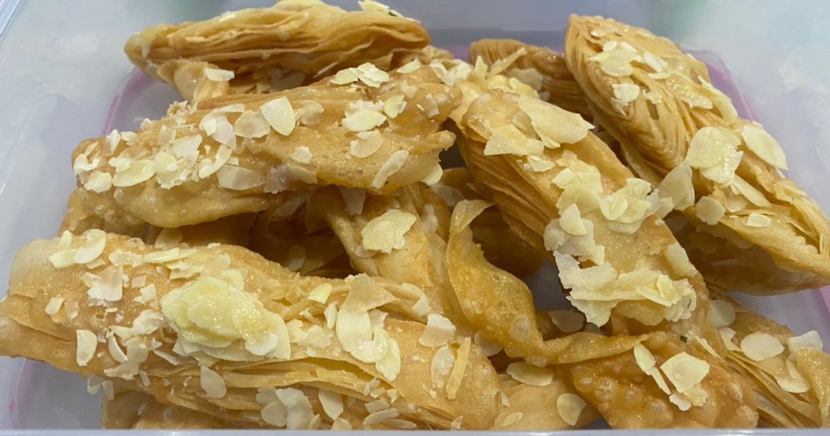 Almond Crispy Roti Recipe by Pakprawee - Cookpad