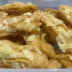 A picture of Almond Crispy Roti.